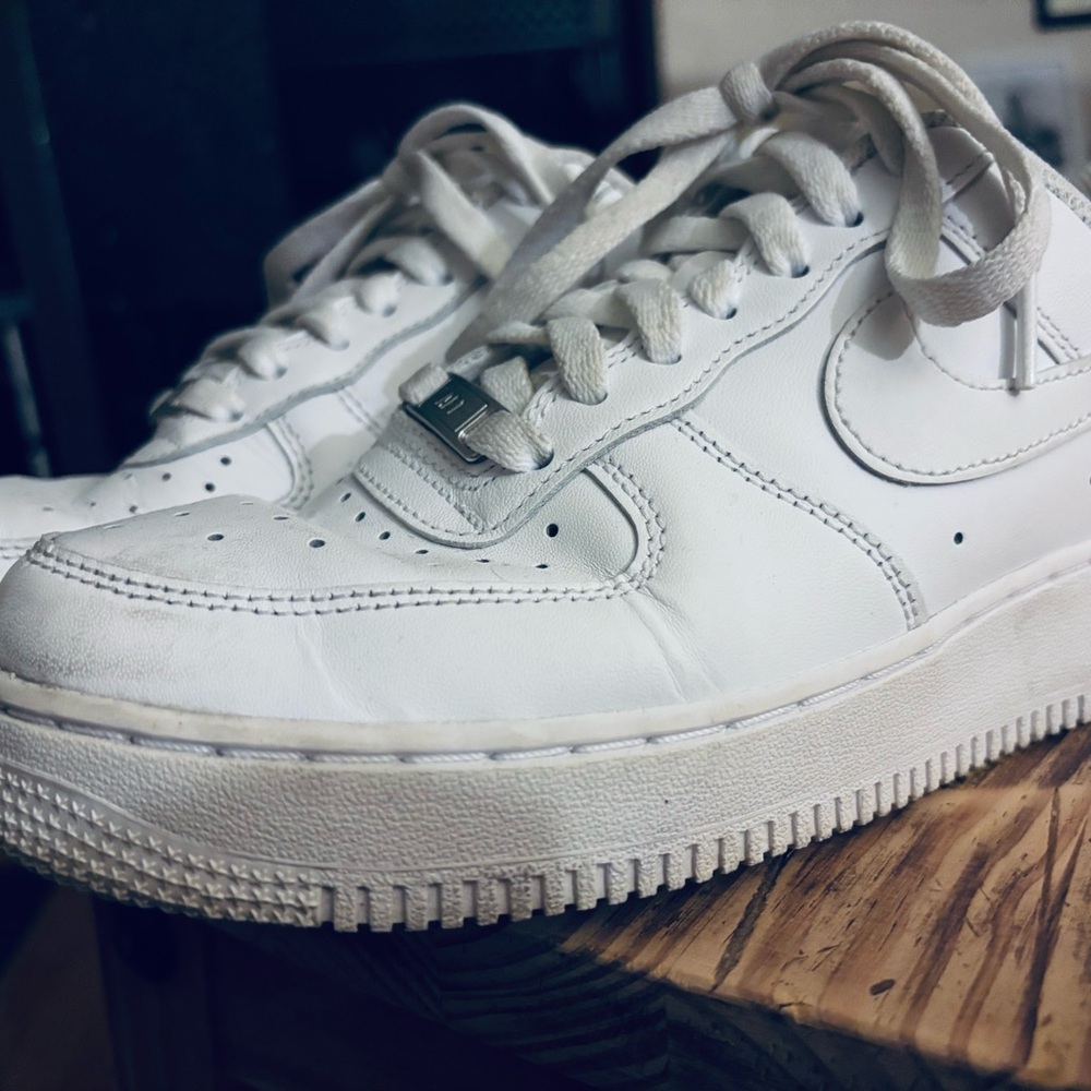 Nike Air Force 1 ’07 White Sneakers 8.5W Casual Cute Comfy Shoes AF1 All White✌🏼